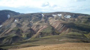 Paesaggio dalla cima della montagna a Landmannalaugar