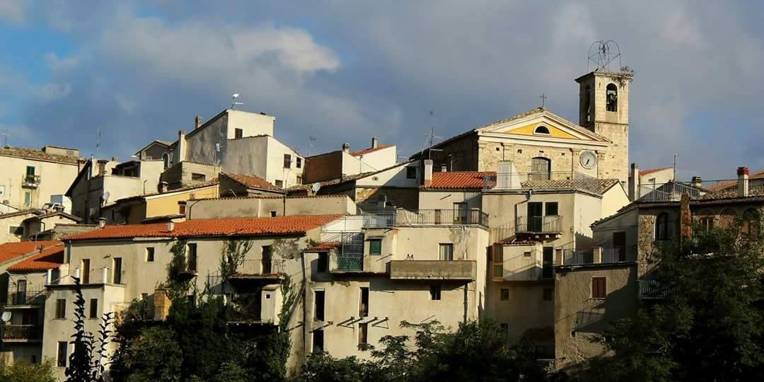 Panoramica Abbateggio, uno dei borghi più belli d'Italia