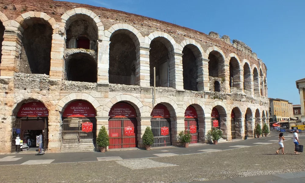 Vista esterna dell'Arena di Verona