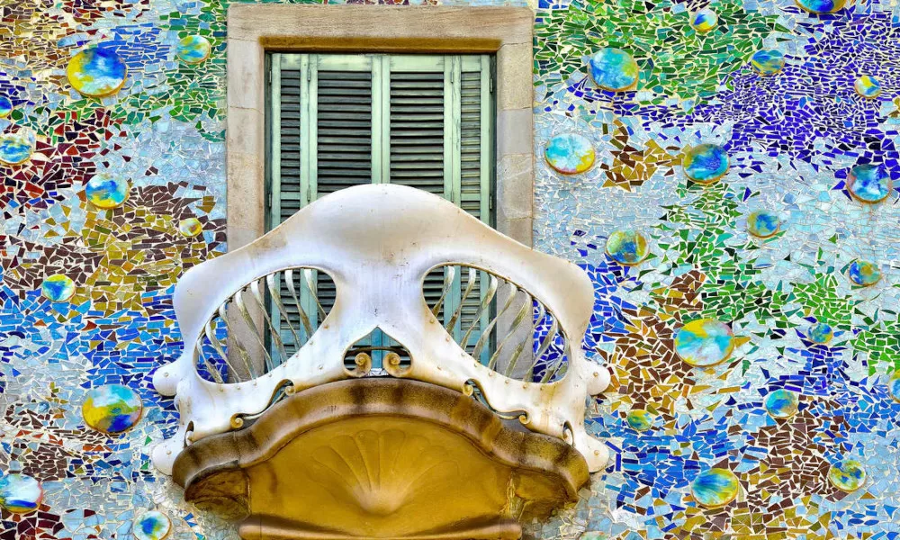 Uno dei caratteristici balconi di Casa Batlló