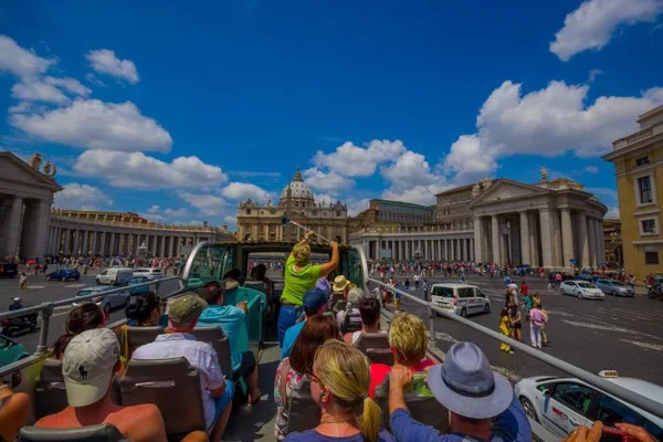 Piano superiore bus hop-on/hop-off Roma Piano superiore bus hop-on/hop-off Roma