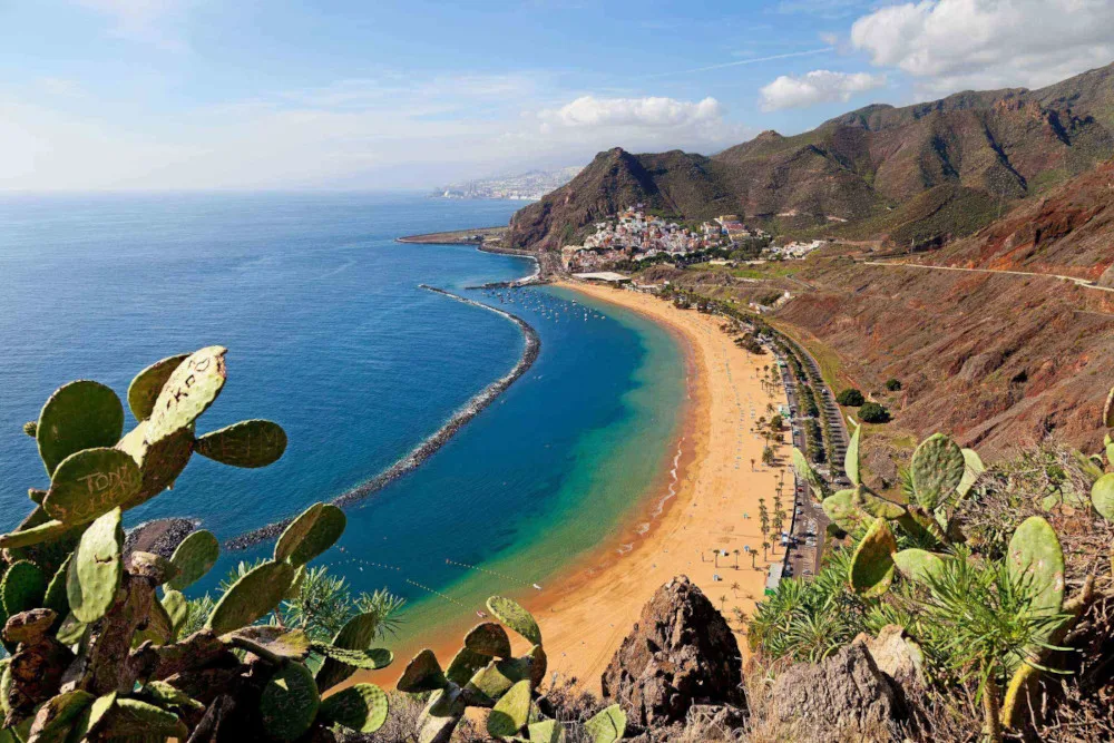 Vista su una spiaggia di Tenerife